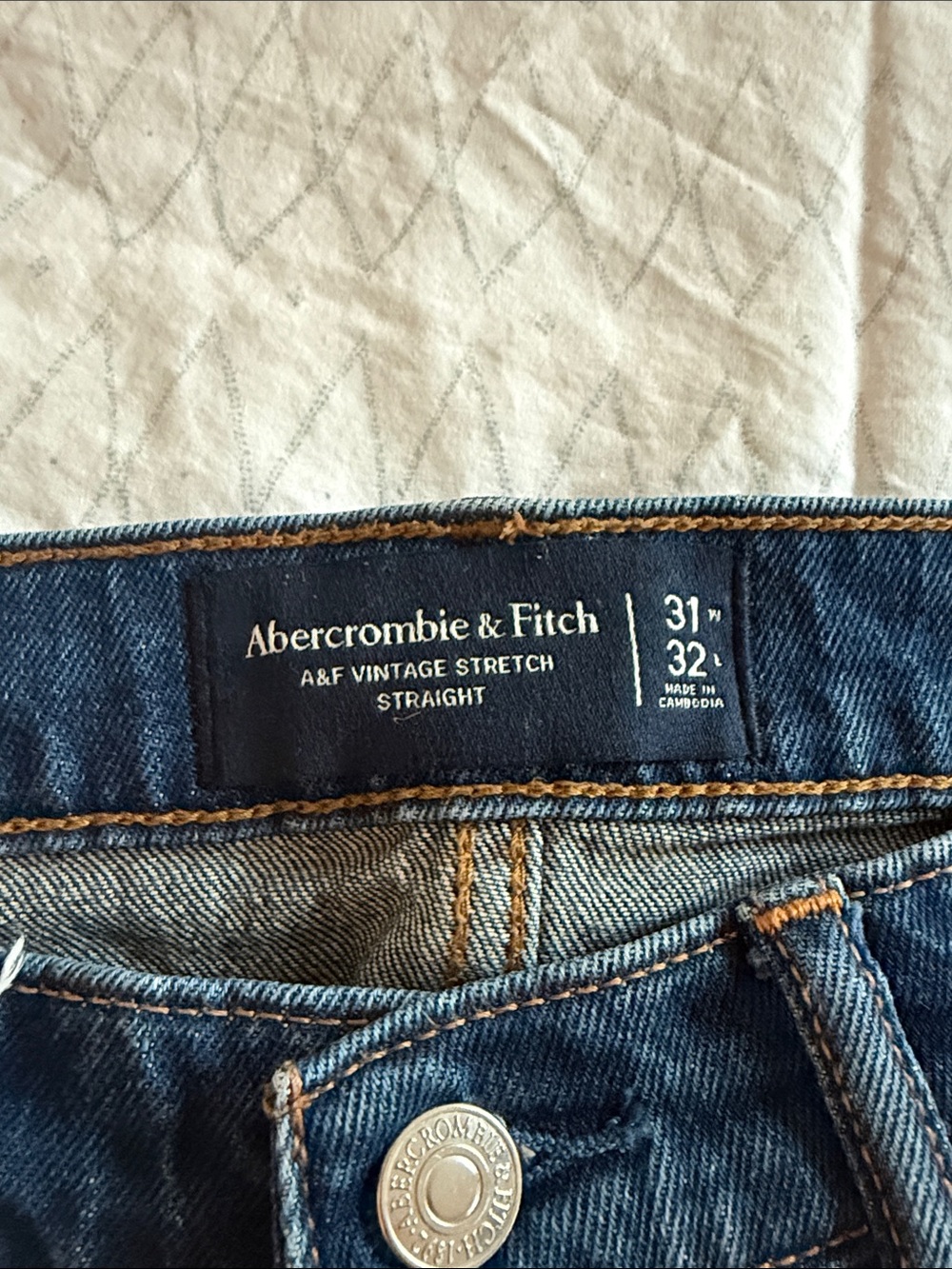 Abercrombie & Fitch Men’s Straight Jeans in Indigo Blue
